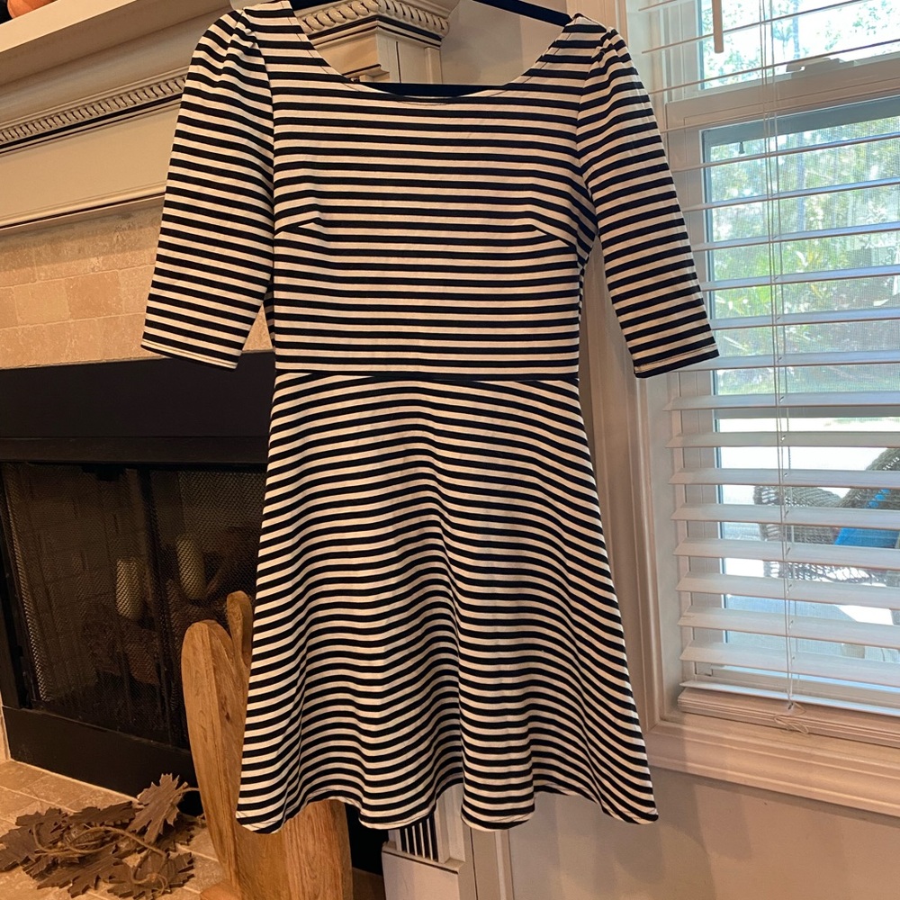 Super cute striped A-line midi dress.